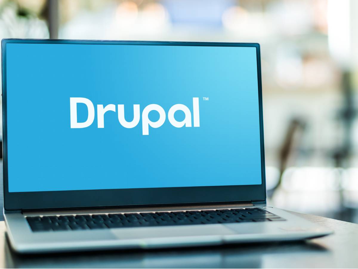 The word "Drupal" on laptop